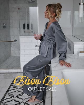 Bisou Bisou 💋 náš OUTLET sa rozšíril o nové kúsky a vyššie zľavy 💥 % 💥 Novoročný SALE najväčšieho pohodlia najdeš na...